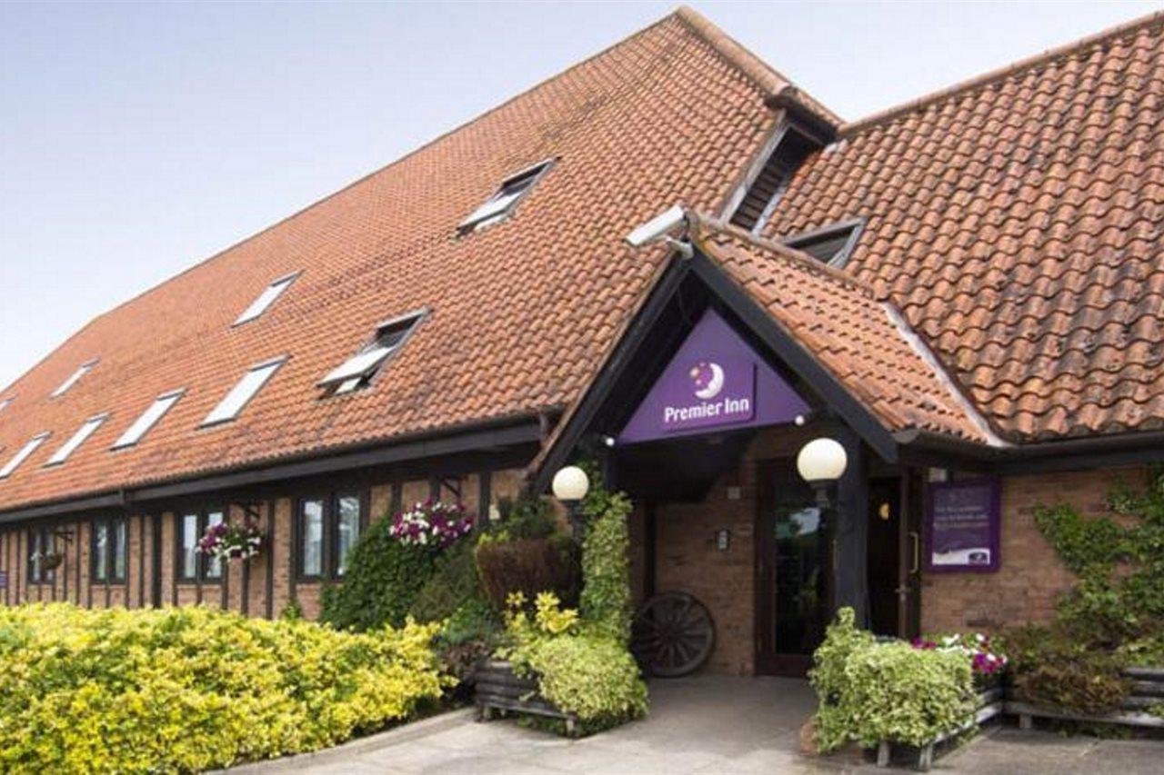 Premier Inn Milton Keynes South Exterior foto
