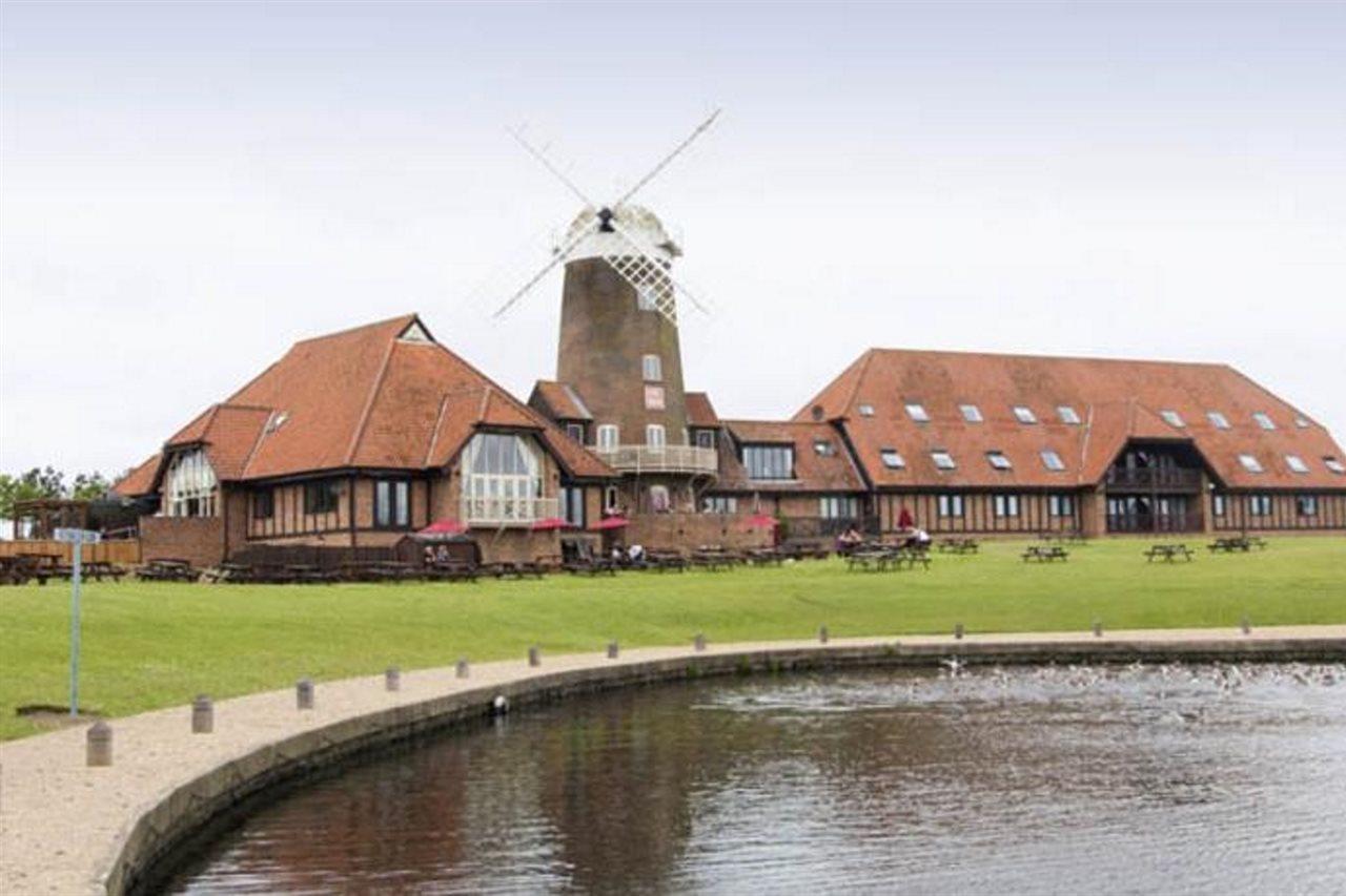 Premier Inn Milton Keynes South Exterior foto